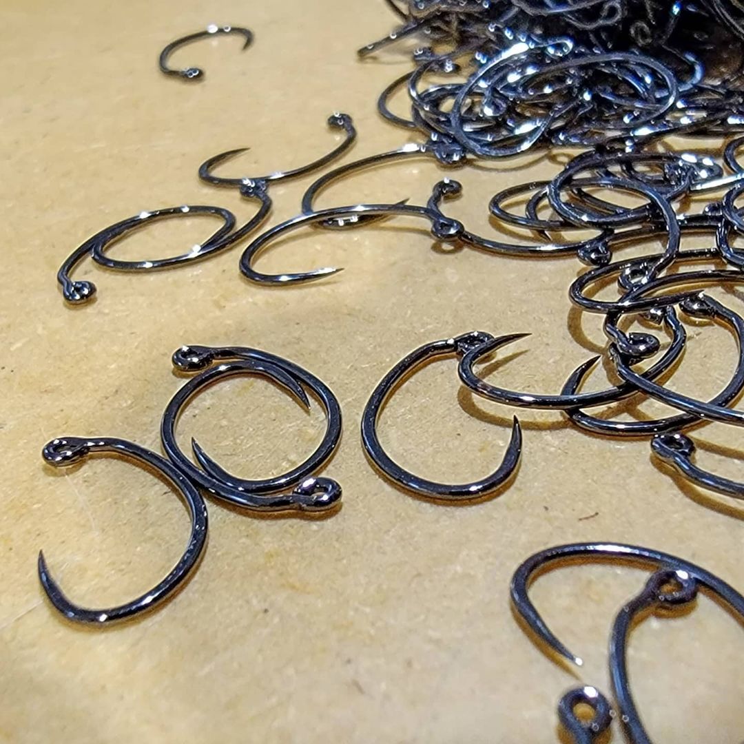 Firehole Sticks 520 Continuous Bend Jig Hooks - 1X Long, 2X Gape, HW - 36 pcs