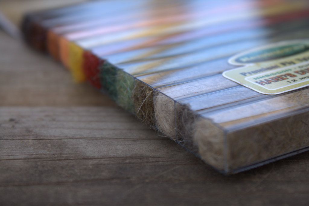 Hemingway's Hare Plus UV Dubbing Dispenser