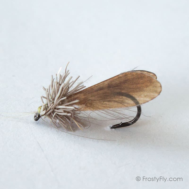 Realistic Caddis Fly Dry - Cinnamon